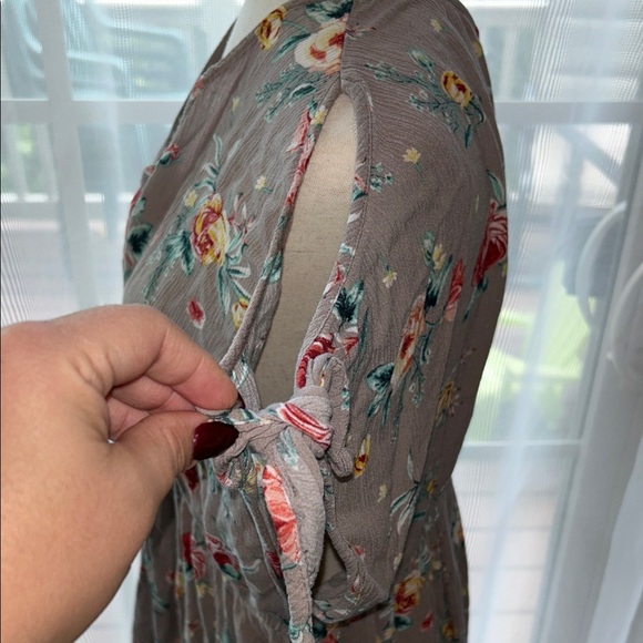 Torrid Plus Size Floral High-Low Top: Size 2 or XXL - Picture 6 of 10